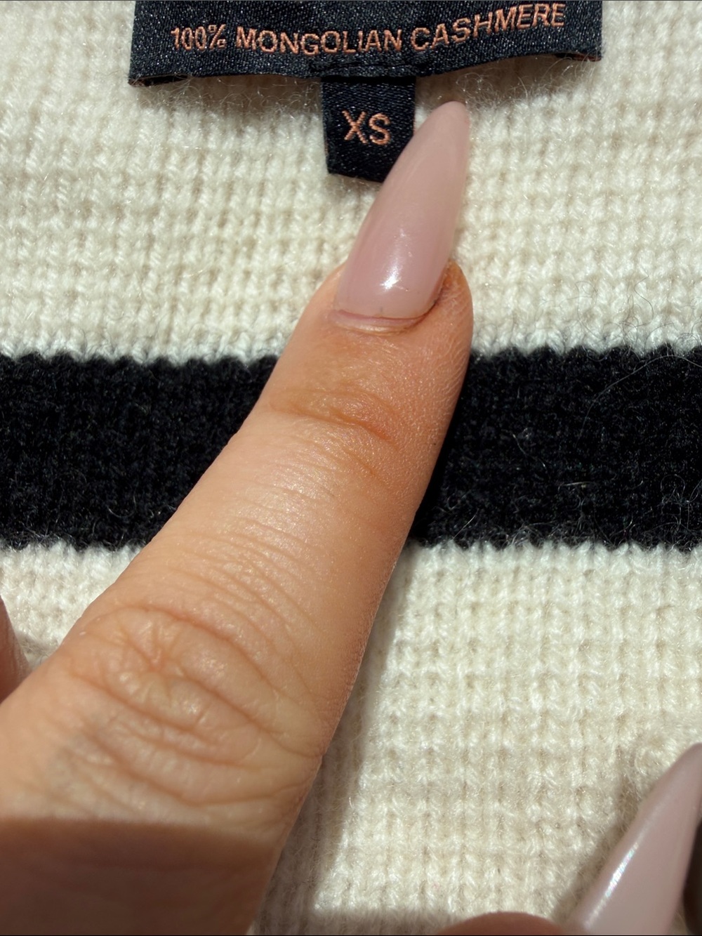 100% Cashmere Sweater - Picture 2 of 3